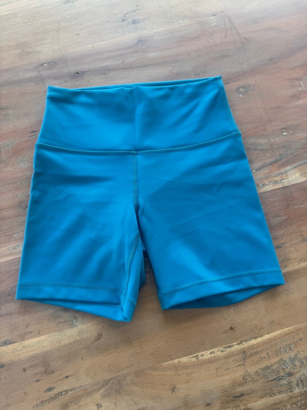 Lululemon Wunder Train high rise shorts size 6